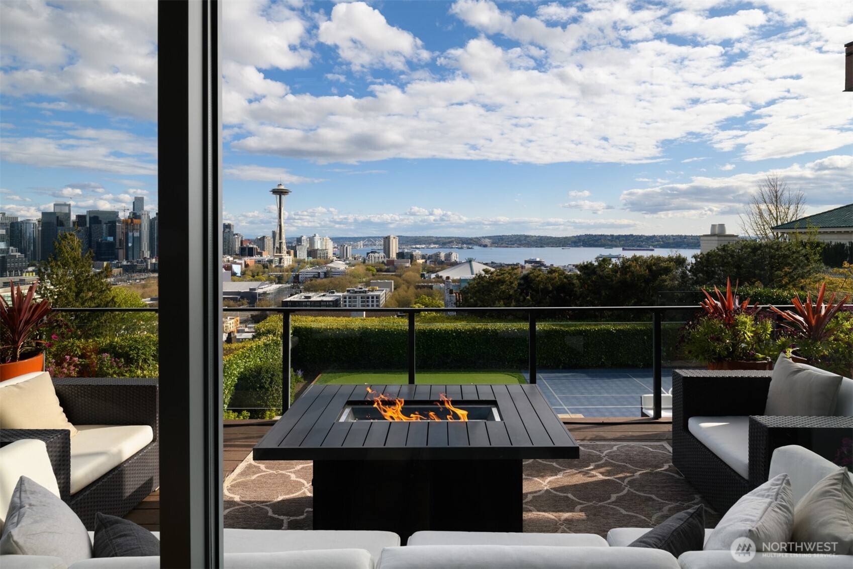 167 Prospect Street Seattle, WA 98109 - Photo 4 of 40