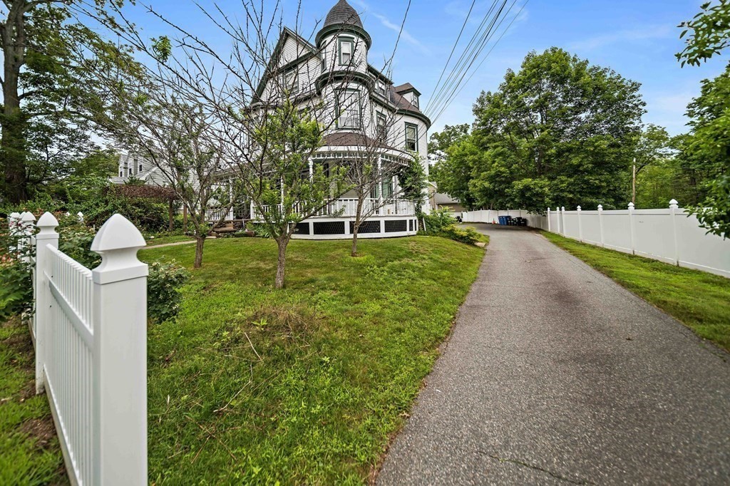 59 Spring Street Wakefield, MA 01880 - Photo 3 of 35