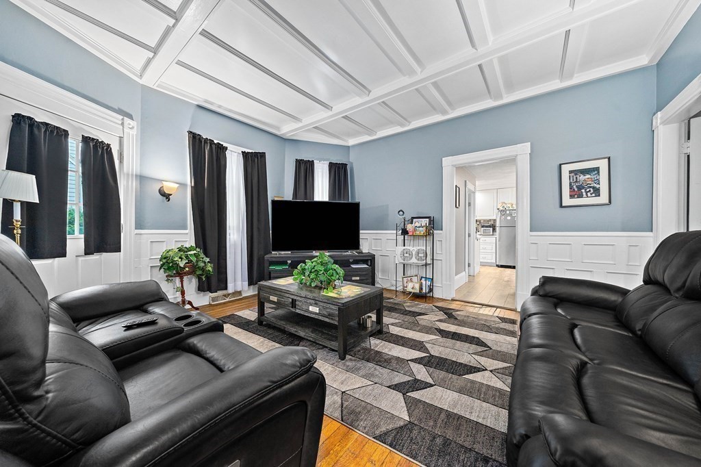 59 Spring Street Wakefield, MA 01880 - Photo 4 of 35