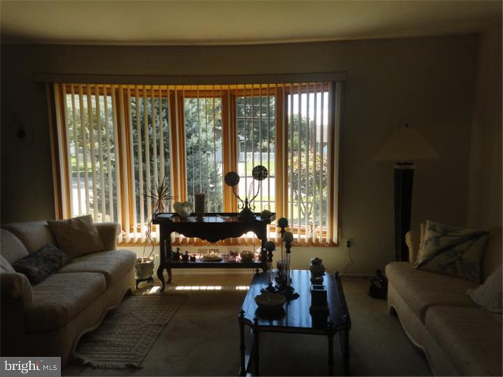 151 Hempstead Road Hamilton, NJ 08610 - Photo 4 of 8 Living Room