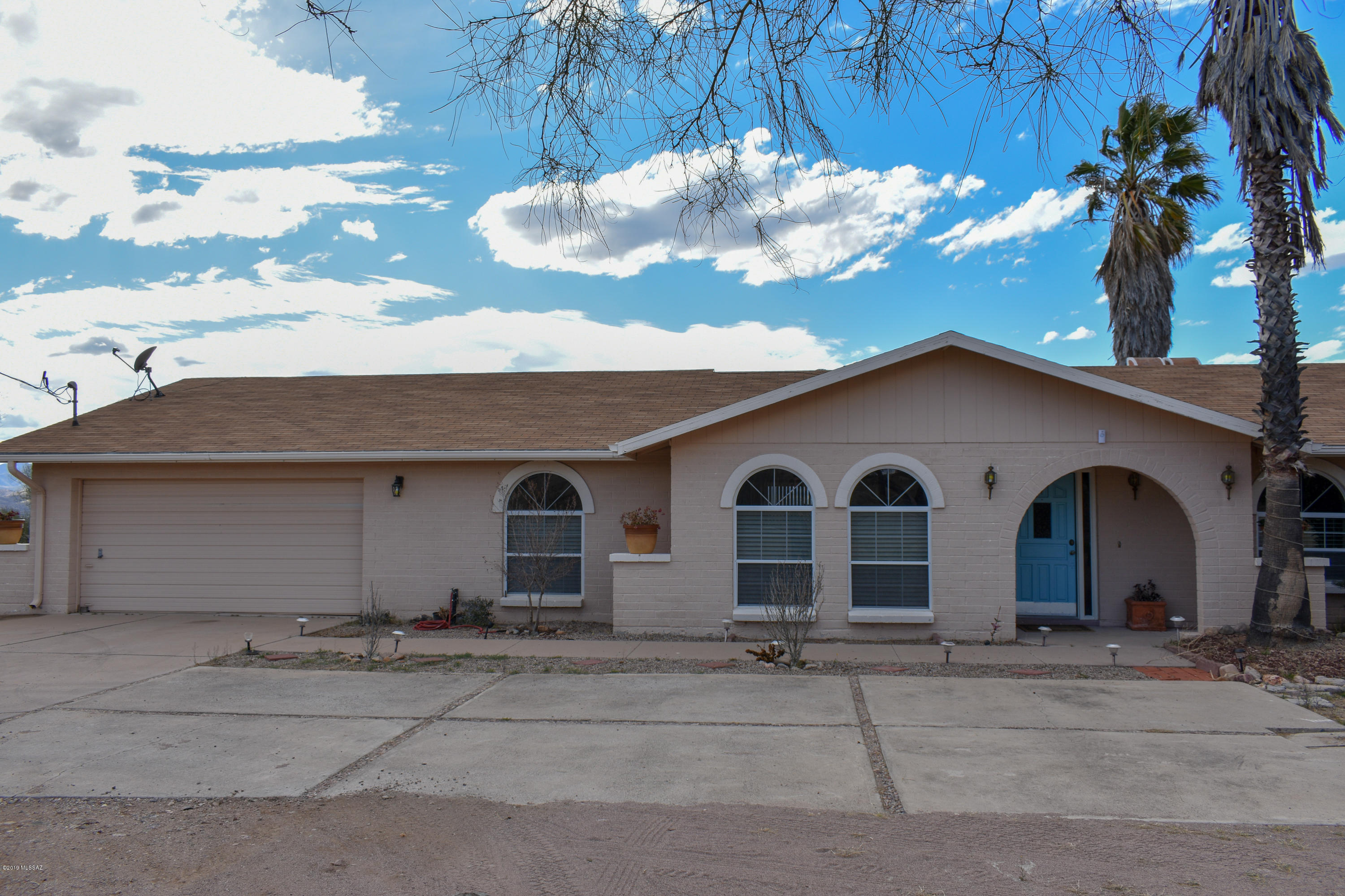 418 Rio Rico Drive Rio Rico, AZ 85648 - Photo 2 of 30