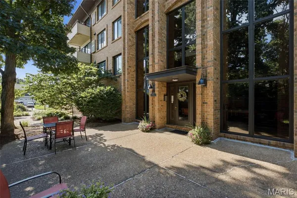 $185,000 | 1030 North Harrison Avenue, Unit 404, St. Louis, MO 63122