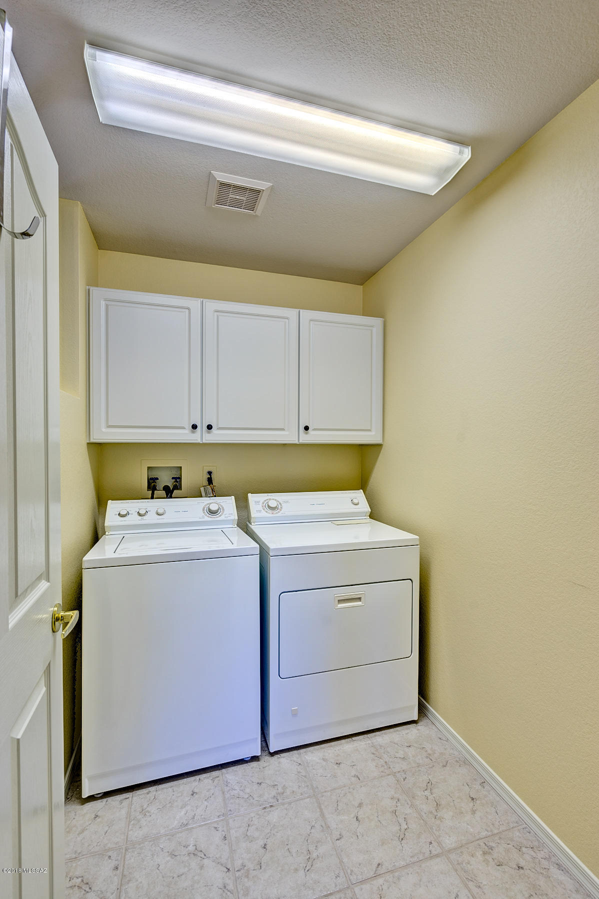 64300 East Wind Ridge Circle Tucson, AZ 85739 - Photo 6 of 24
