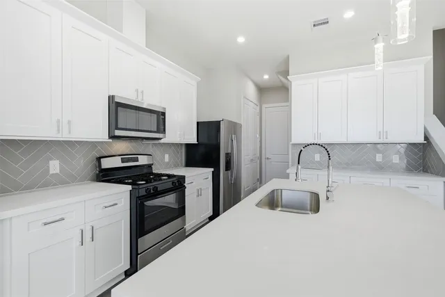 $2,725 | 8014 Huntington Springs Lane, Houston, TX 77093