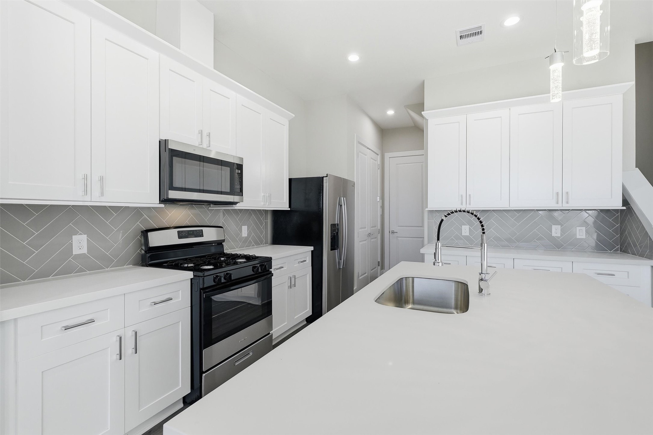 8014 Huntington Springs Lane Houston, TX 77093 - Photo 17 of 50