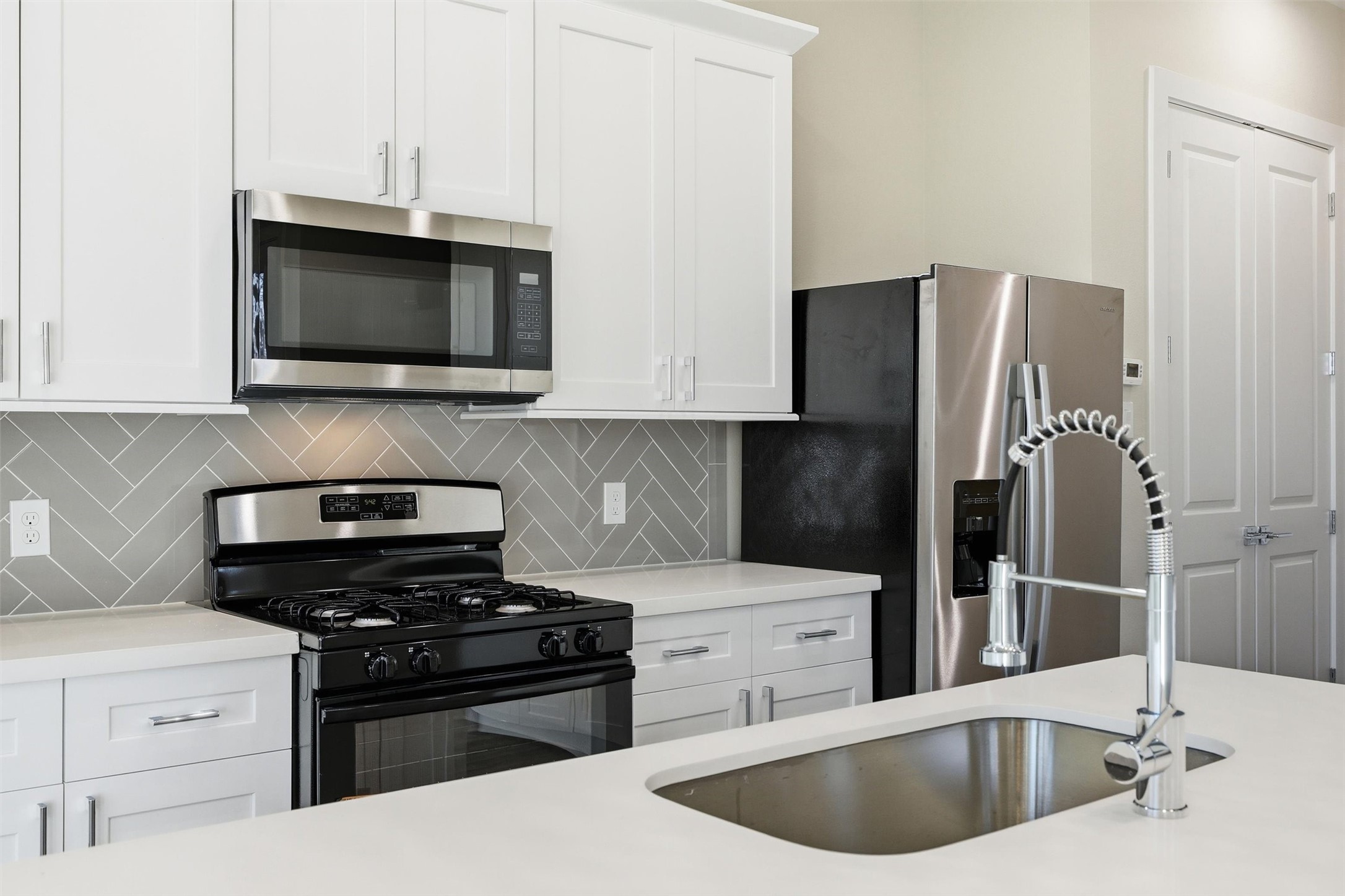 8014 Huntington Springs Lane Houston, TX 77093 - Photo 20 of 50