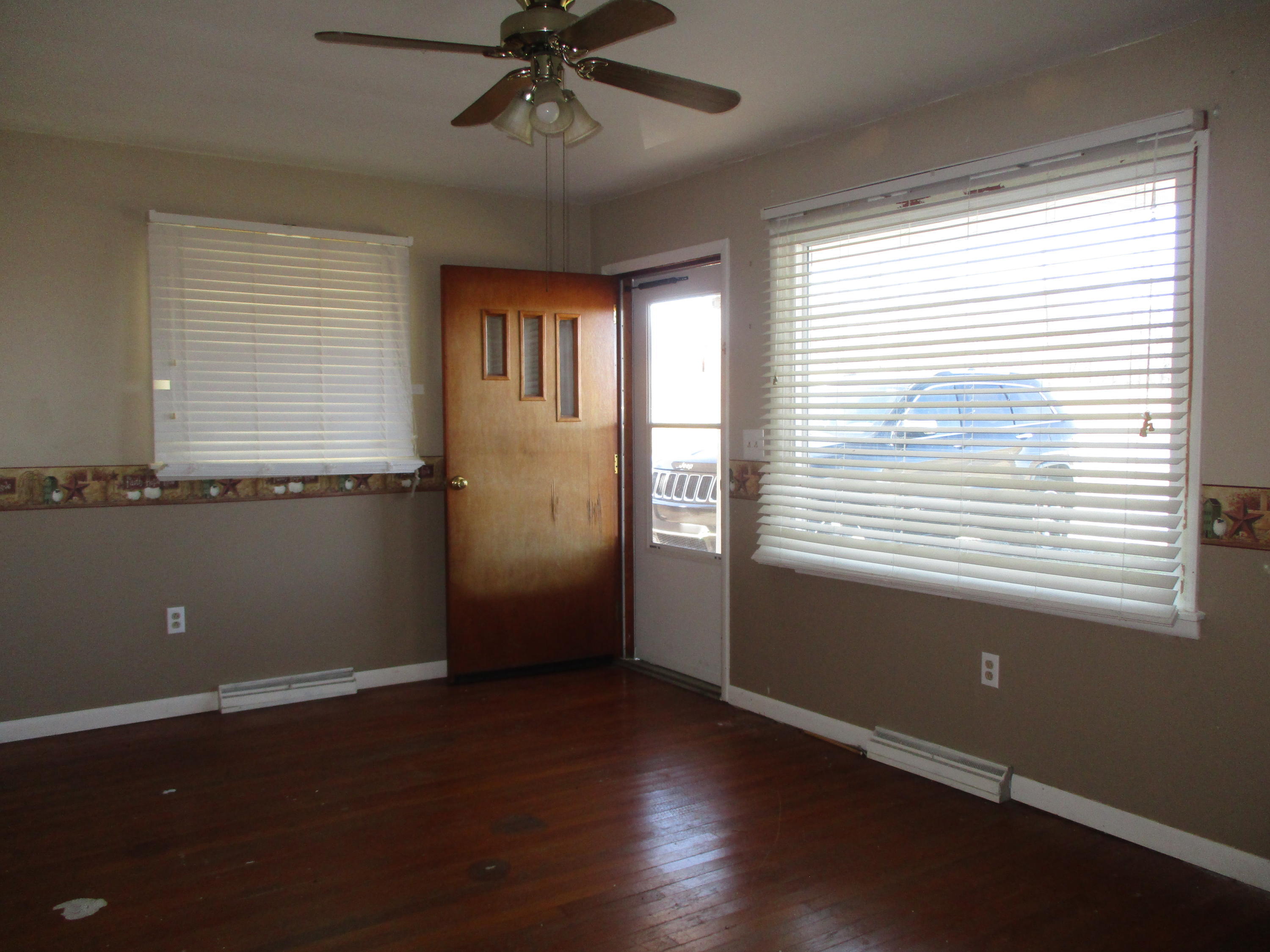 528 Johnny Carpenter Road Waynesburg, KY 40489 - Photo 6 of 27 IMG_3125