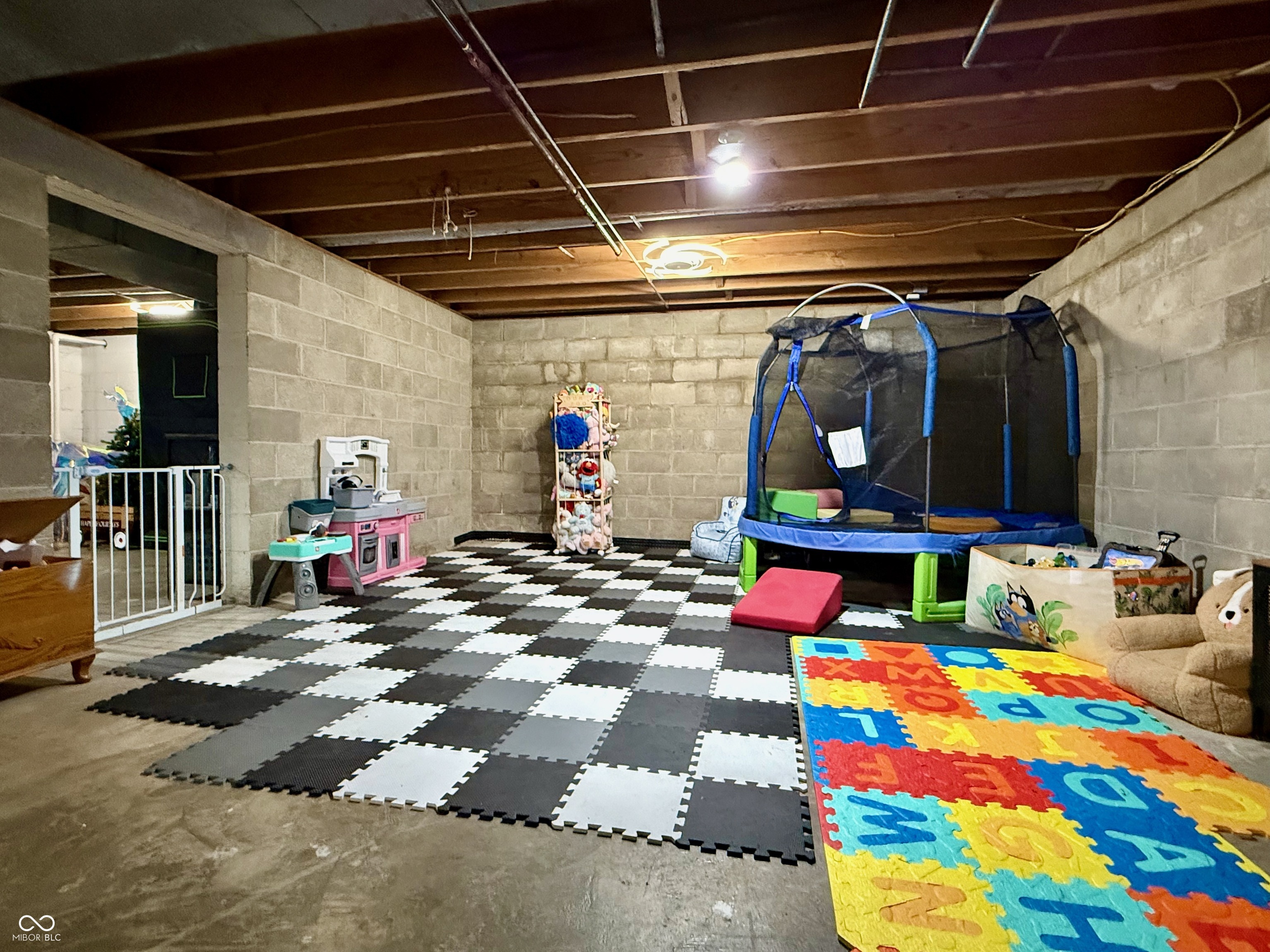 5349 Gambel Road Indianapolis, IN 46221 - Photo 25 of 27 Gallery Image 25