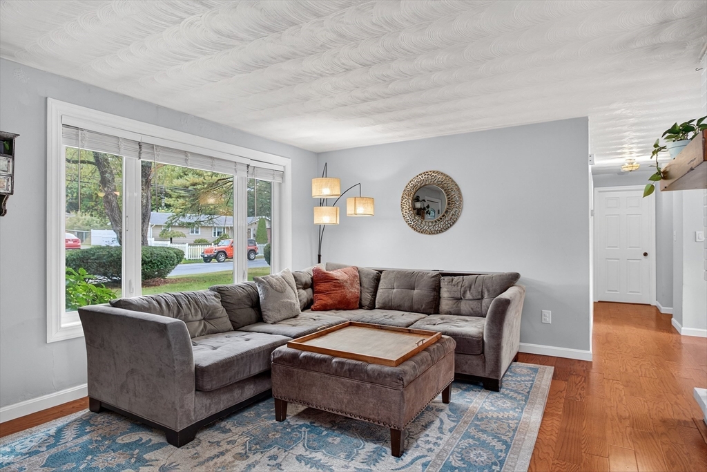 14 Paxton Road Framingham, MA 01701 - Photo 4 of 24