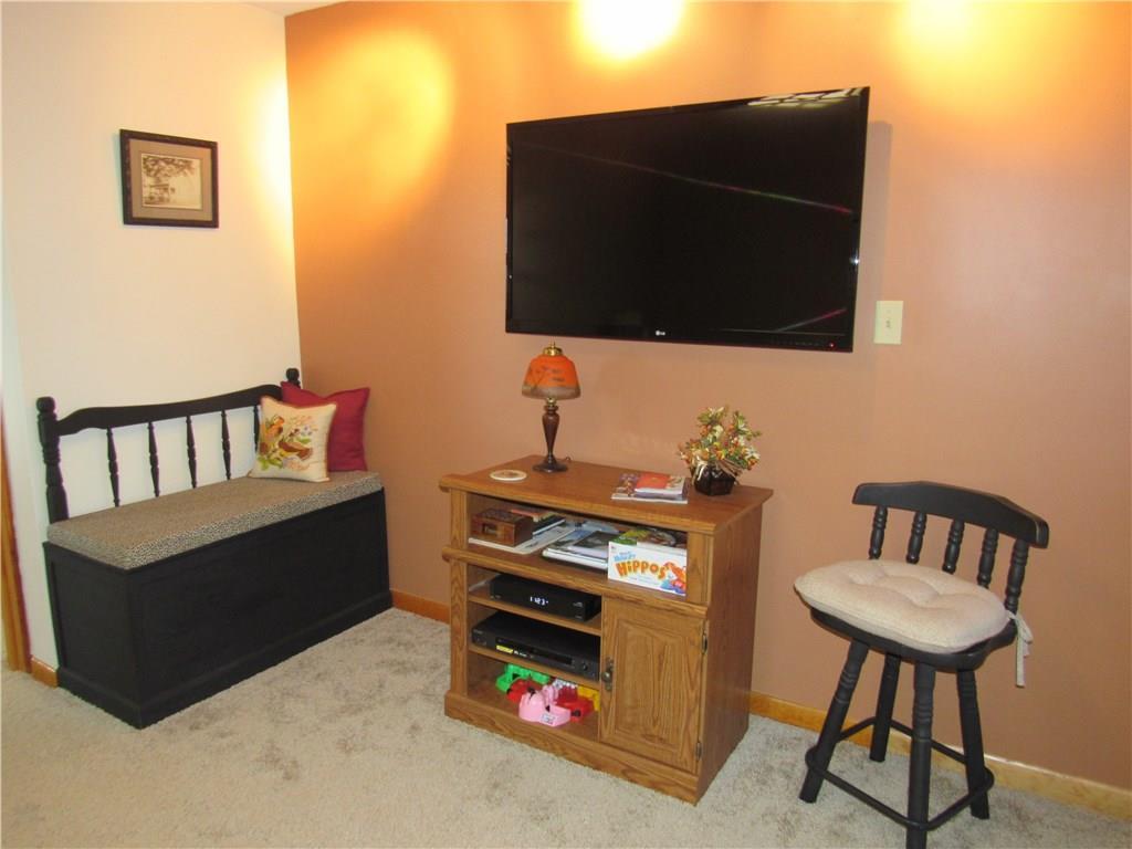 5239 Ridgewood Road East Springfield, OH 45503 - Photo 32 of 46