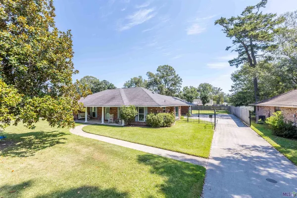 $339,900 | 6612 Lindsey Neal Drive, Greenwell Springs, LA 70739
