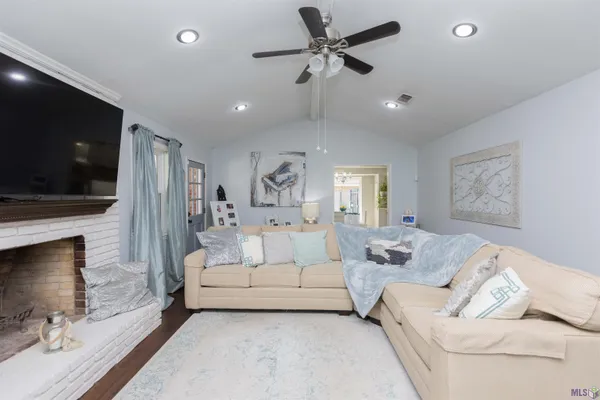 $339,900 | 6612 Lindsey Neal Drive, Greenwell Springs, LA 70739