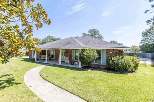 $339,900 | 6612 Lindsey Neal Drive, Greenwell Springs, LA 70739