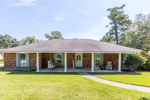 $339,900 | 6612 Lindsey Neal Drive, Greenwell Springs, LA 70739