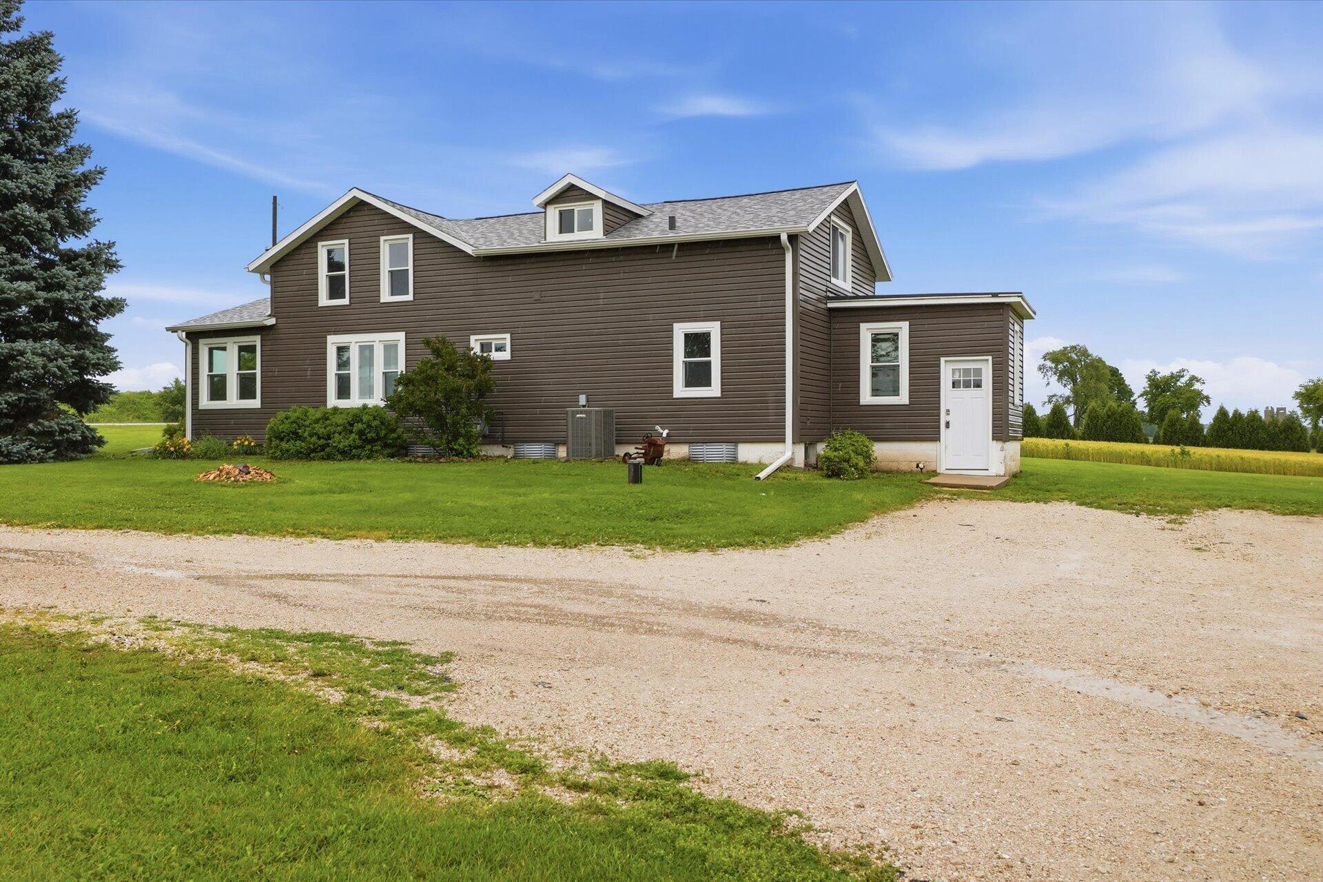 W6393 County Rd A Sugar Creek, WI 53121 - Photo 26 of 29 27-027_BCAM3114