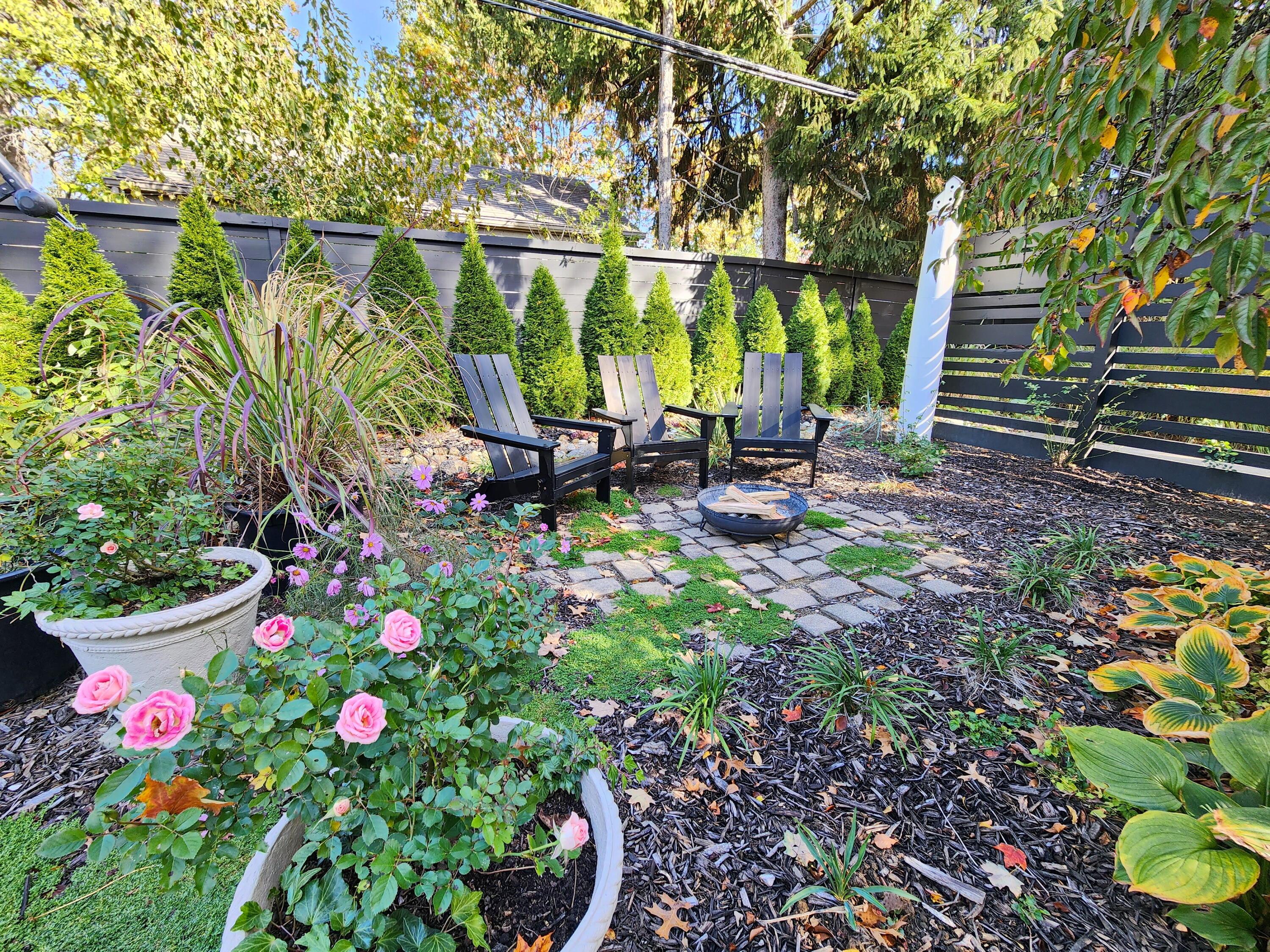 2510 Dover Road Columbus, OH 43209 - Photo 30 of 33 Backyard Sitting Area