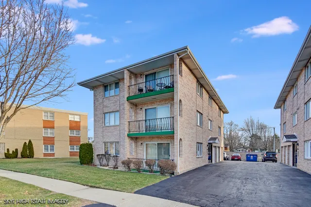 $199,999 | 5359 Edison Avenue, Unit 3S, Oak Lawn, IL 60453