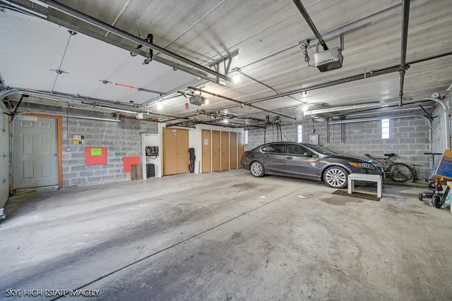 $199,999 | 5359 Edison Avenue, Unit 3S, Oak Lawn, IL 60453