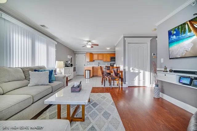 $199,999 | 5359 Edison Avenue, Unit 3S, Oak Lawn, IL 60453