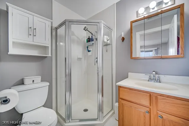 $199,999 | 5359 Edison Avenue, Unit 3S, Oak Lawn, IL 60453