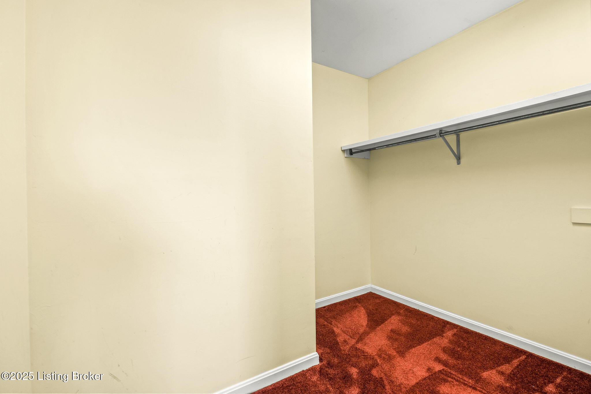1772 McCoun Road Smithfield, KY 40068 - Photo 19 of 33 Primary Walk In Closet