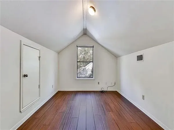 $2,650 | 312 Sailmaster Street, Lakeway, TX 78734