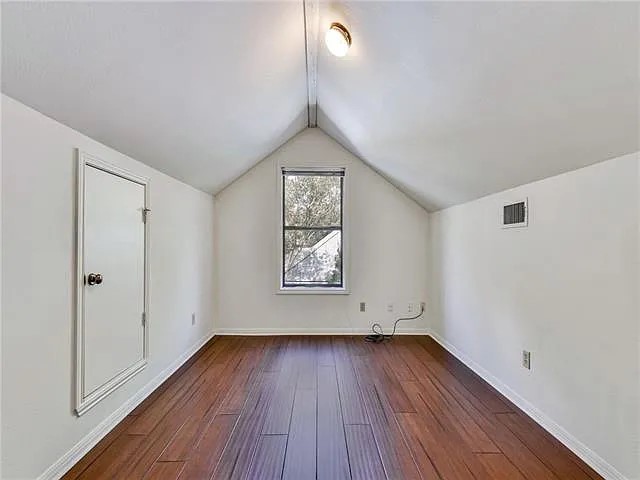 312 Sailmaster Street Lakeway, TX 78734 - Photo 13 of 16