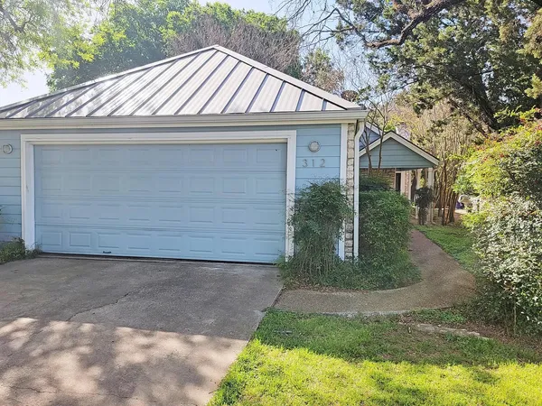 $2,650 | 312 Sailmaster Street, Lakeway, TX 78734