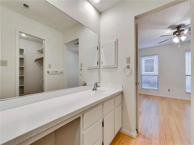 312 Sailmaster Street Lakeway, TX 78734 - Photo 10 of 16