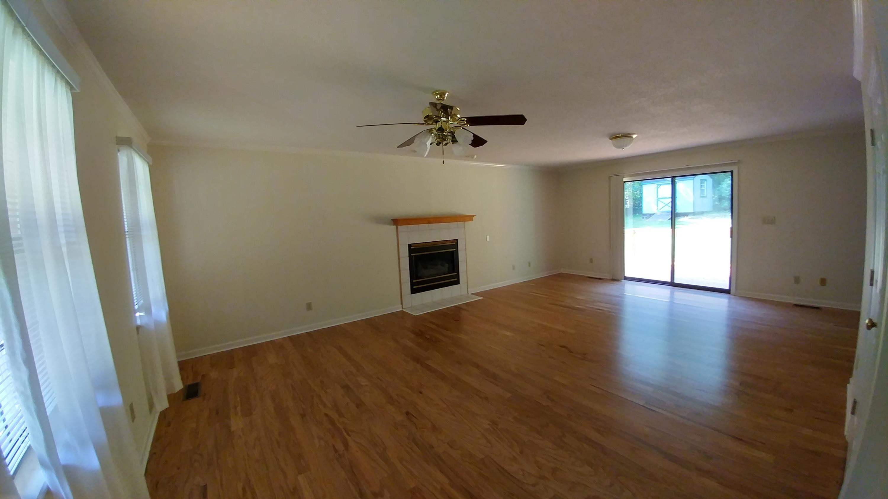 107 Nantucket Way Oak Ridge, TN 37830 - Photo 2 of 22 0531171027_HDR