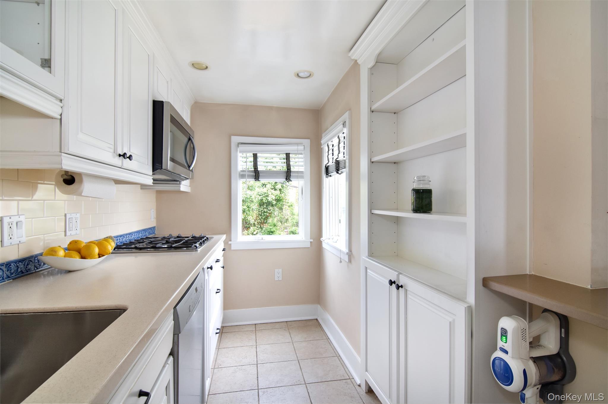 73 Kensington Road Bronxville, NY 10708 - Photo 12 of 33