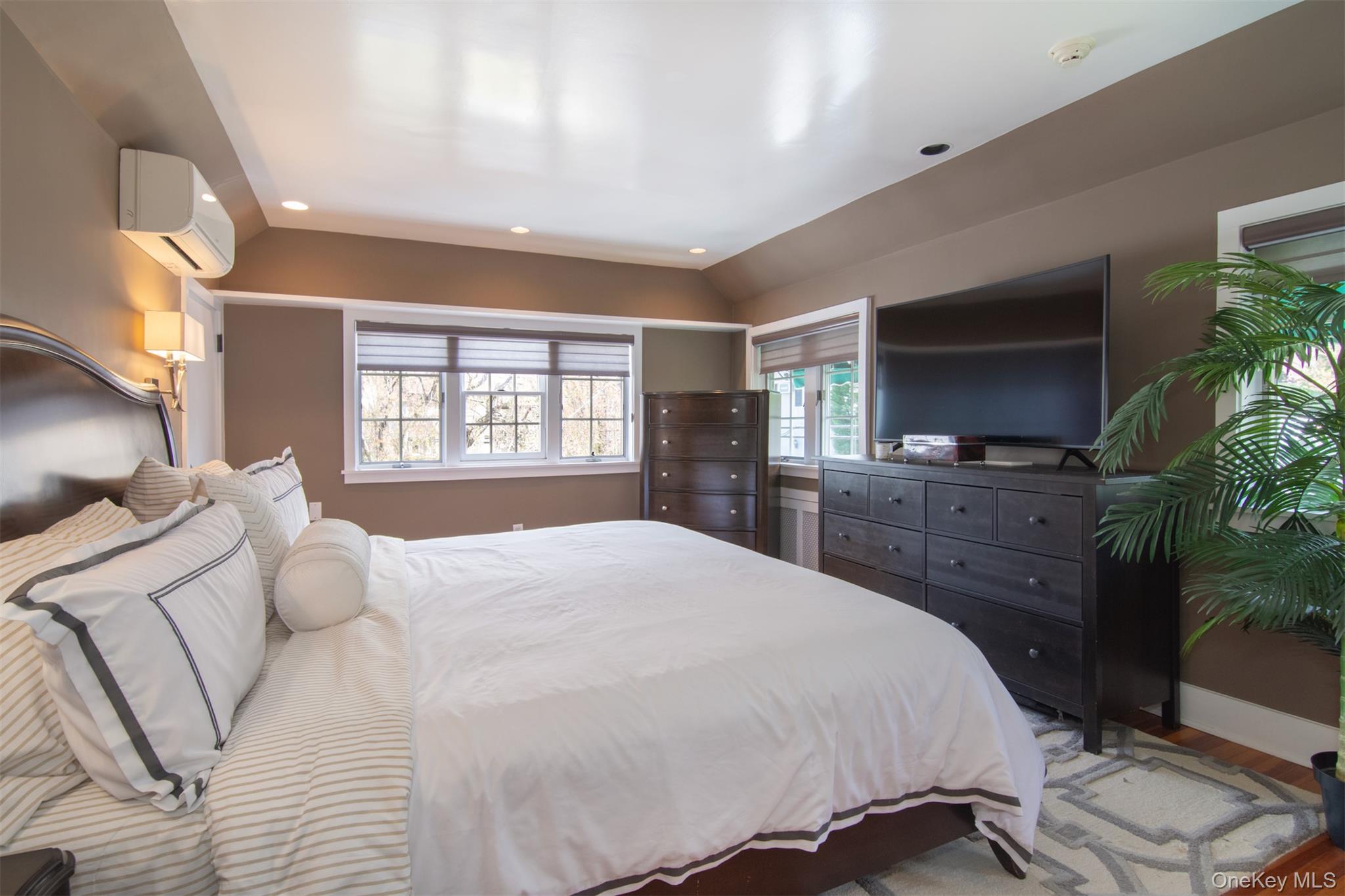 73 Kensington Road Bronxville, NY 10708 - Photo 16 of 33