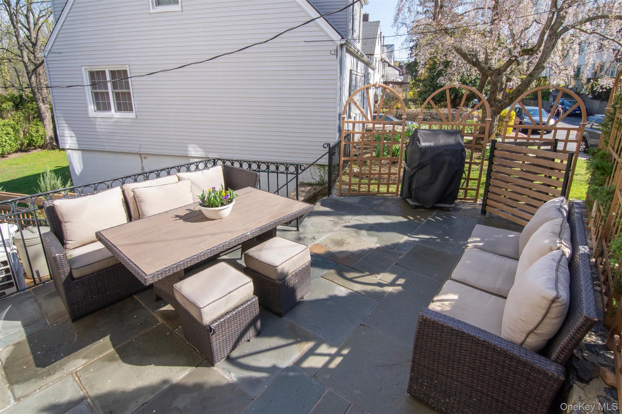 73 Kensington Road Bronxville, NY 10708 - Photo 4 of 33