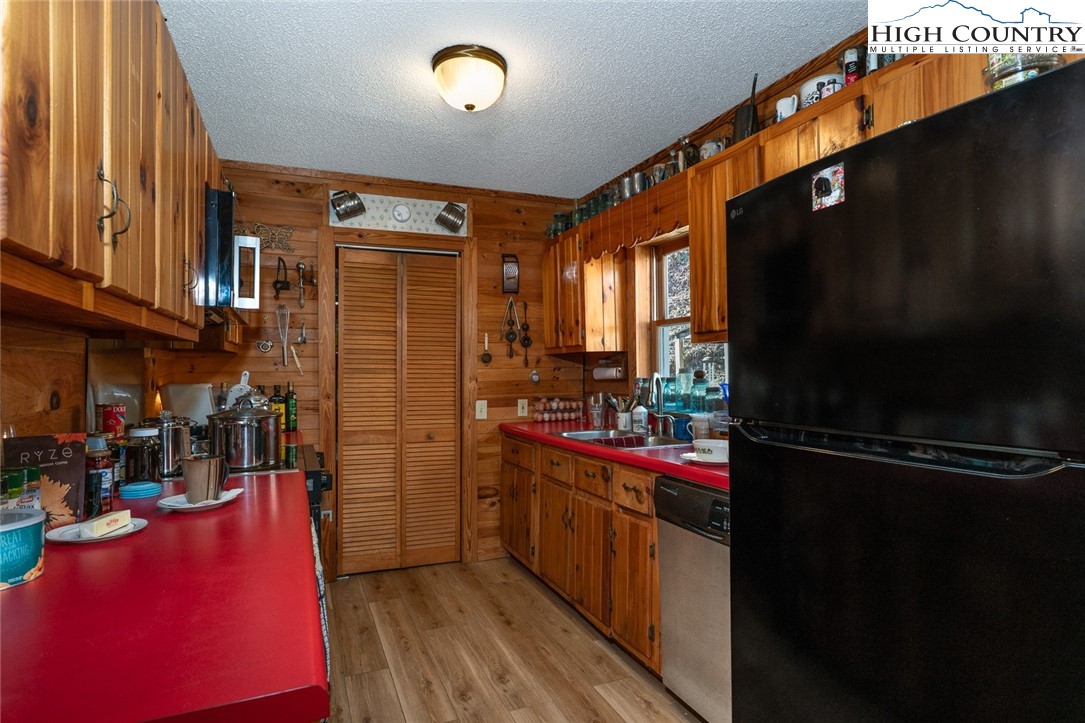 283 Deer Ridge Road Crumpler, NC 28617 - Photo 19 of 40