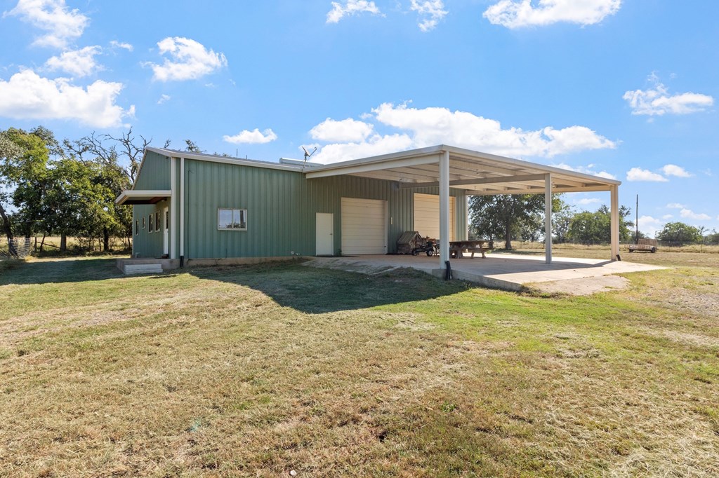 647 Funf Kinder Road Fredericksburg, TX 78624 - Photo 11 of 100