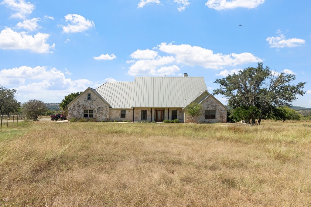 647 Funf Kinder Road Fredericksburg, TX 78624 - Photo 14 of 100