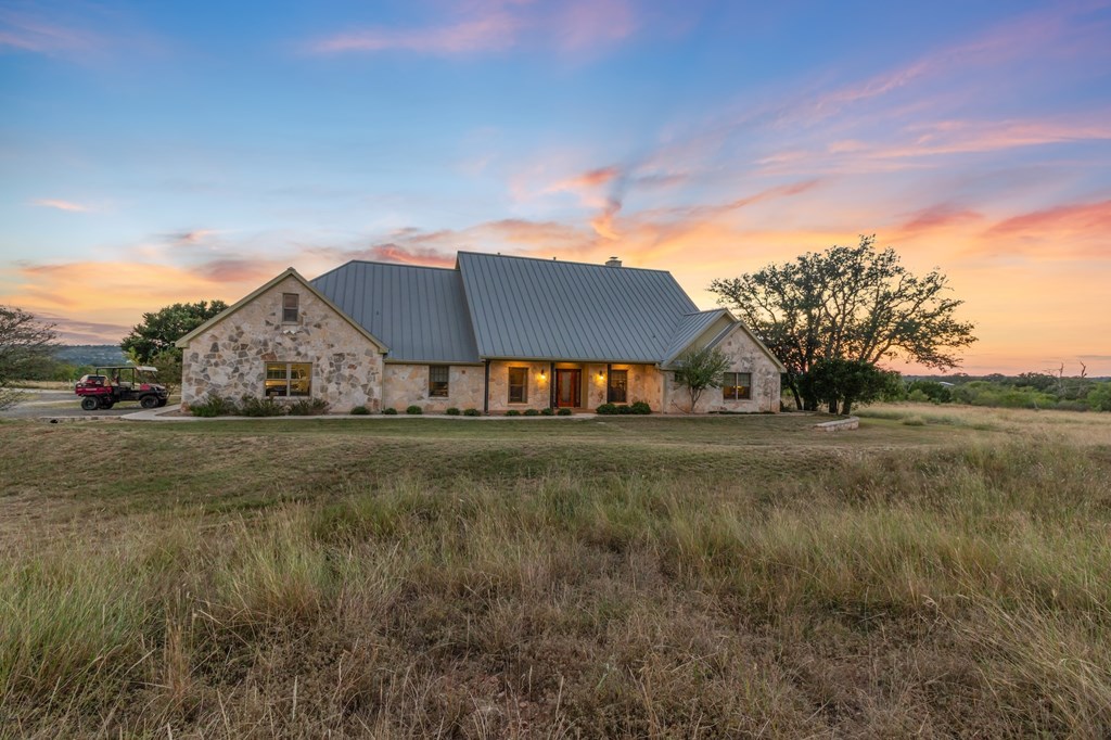 647 Funf Kinder Road Fredericksburg, TX 78624 - Photo 3 of 100