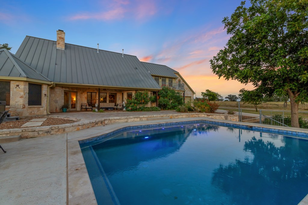 647 Funf Kinder Road Fredericksburg, TX 78624 - Photo 8 of 100