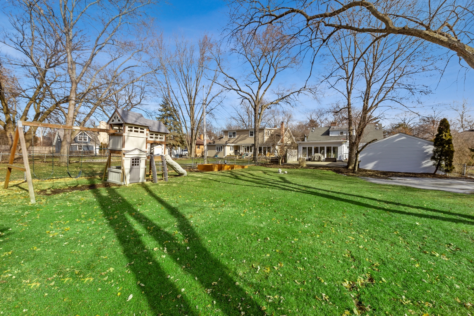 252 Middaugh Road Clarendon Hills, IL 60514 - Photo 2 of 2