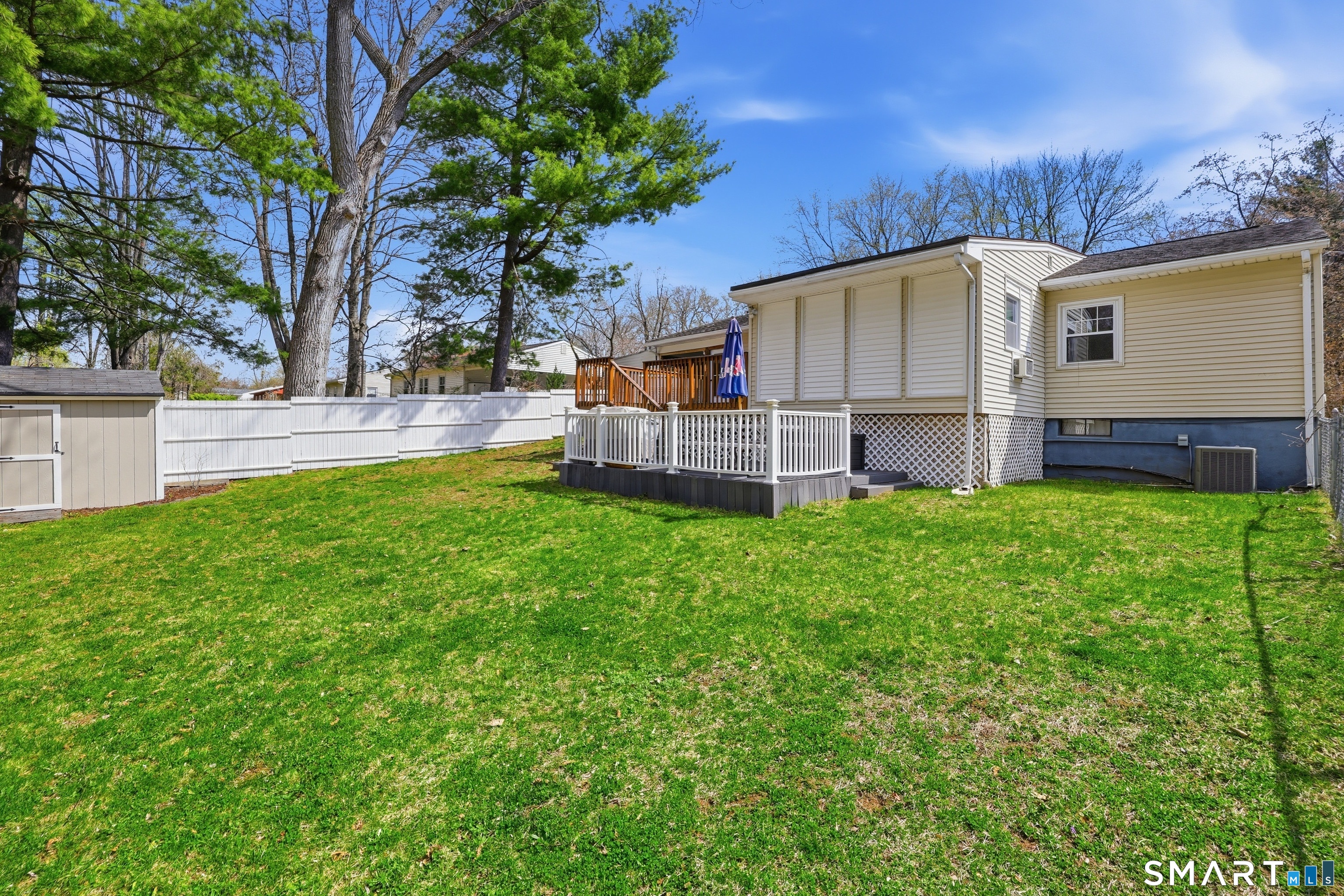 23 Ellis Street Windsor Locks, CT 06096 - Photo 5 of 34
