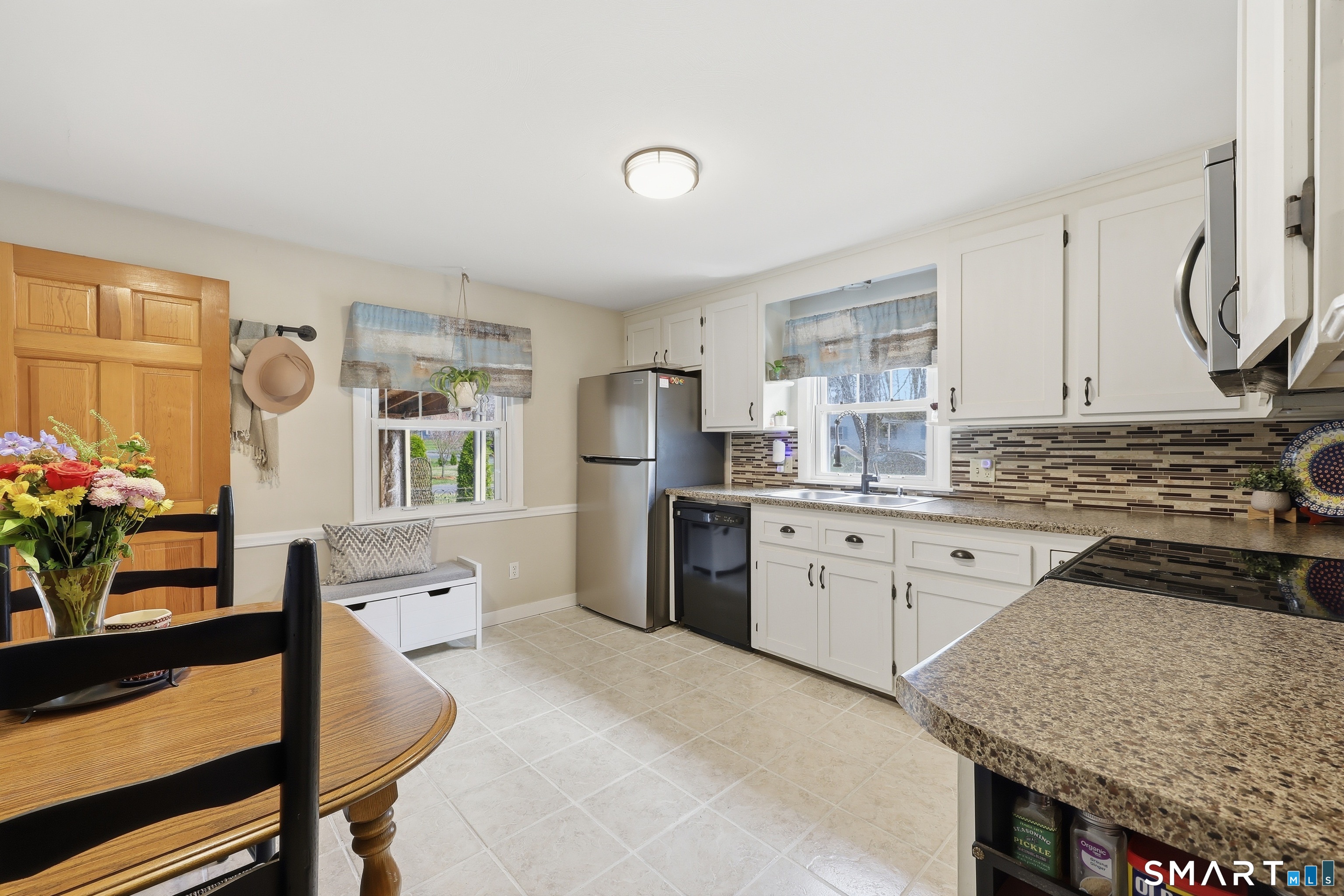 23 Ellis Street Windsor Locks, CT 06096 - Photo 10 of 34