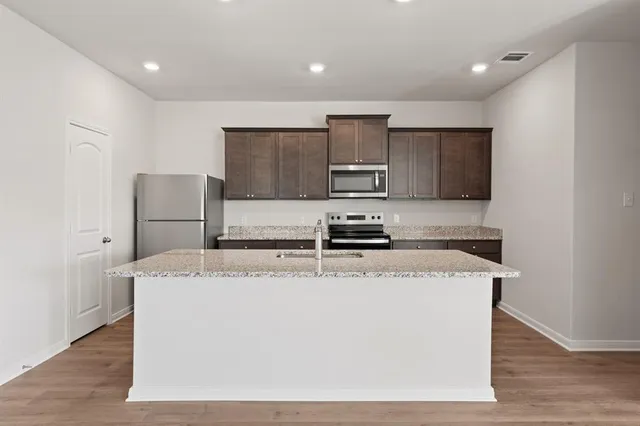 $2,590 | 956 Camelia Grv Court, Hutchins, TX 75141