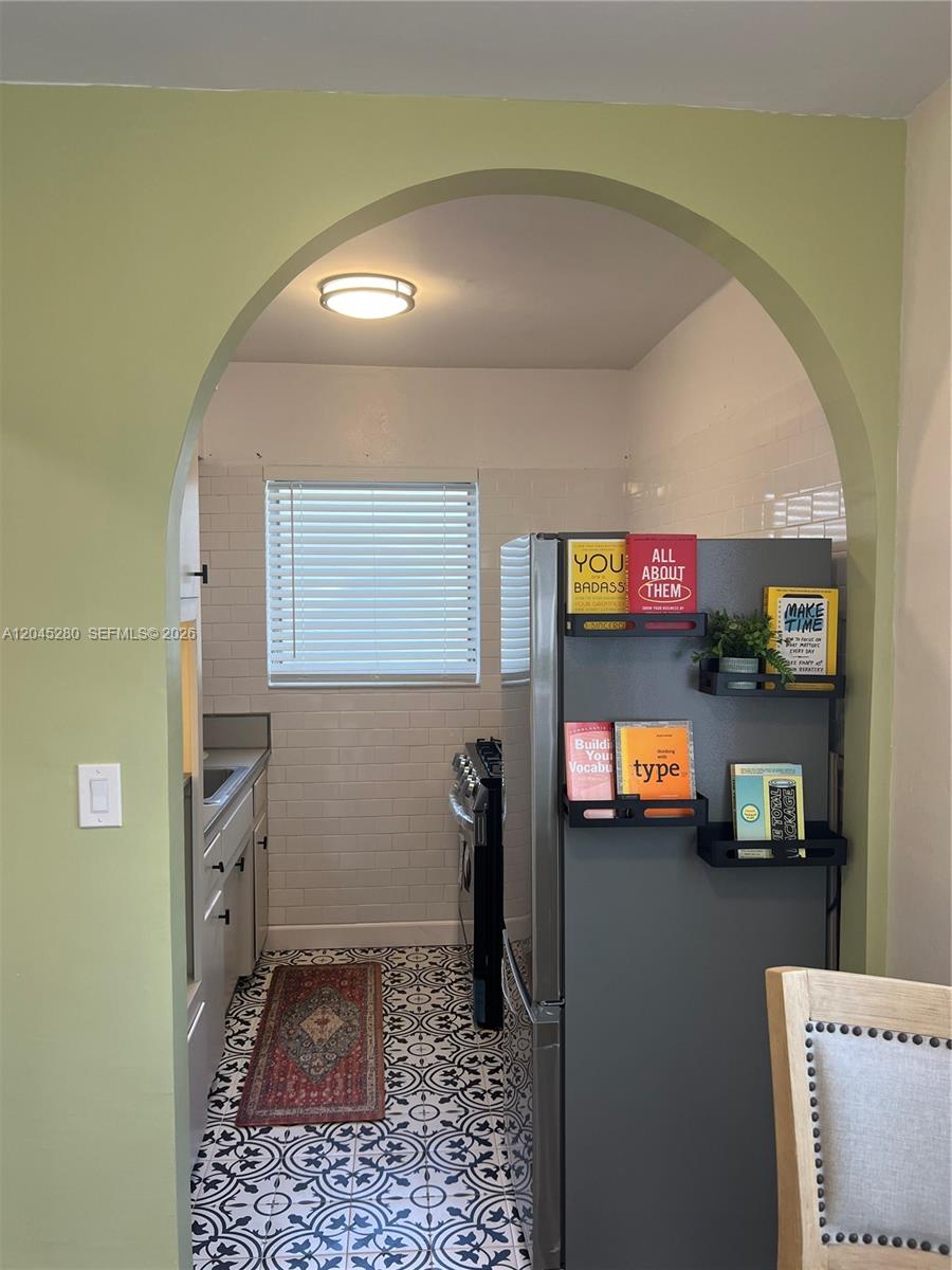 7720 Harding Avenue, Unit 8 Miami Beach, FL 33141 - Photo 16 of 33