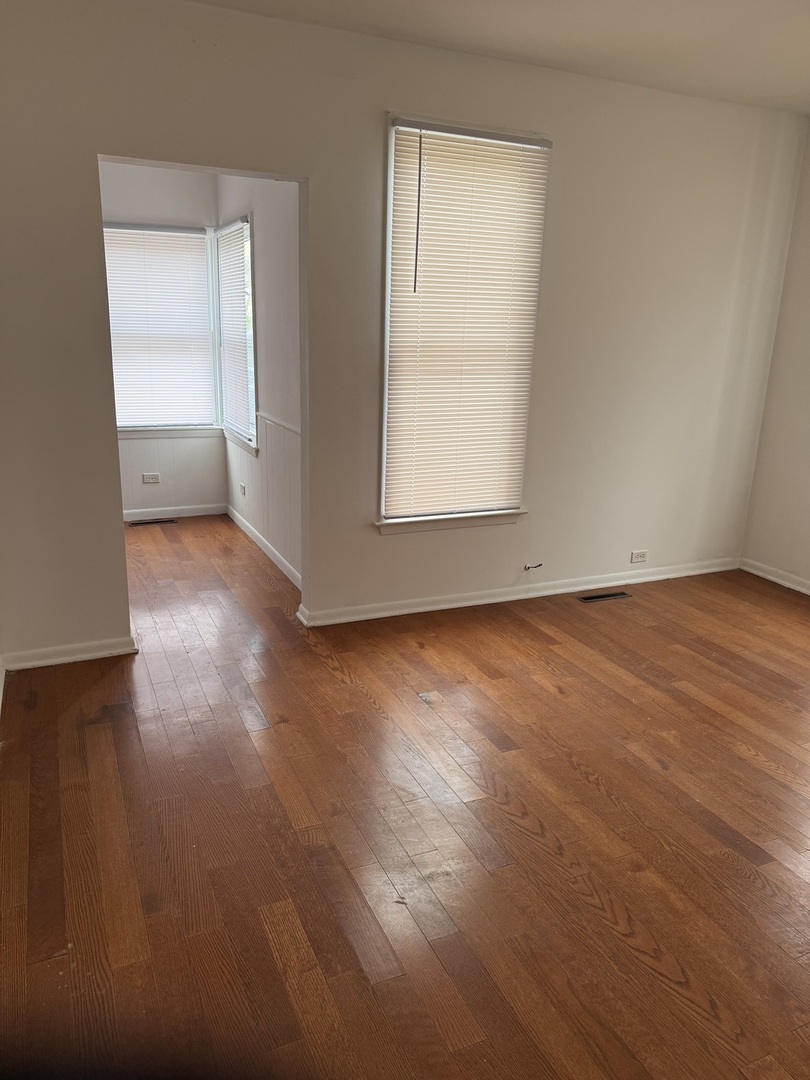 140 College Street, Unit 2 Elgin, IL 60120 - Photo 5 of 7