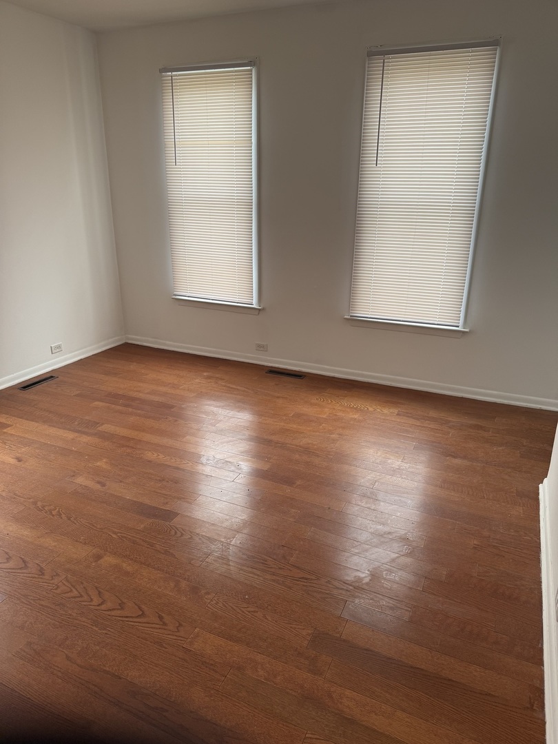 140 College Street, Unit 2 Elgin, IL 60120 - Photo 6 of 7