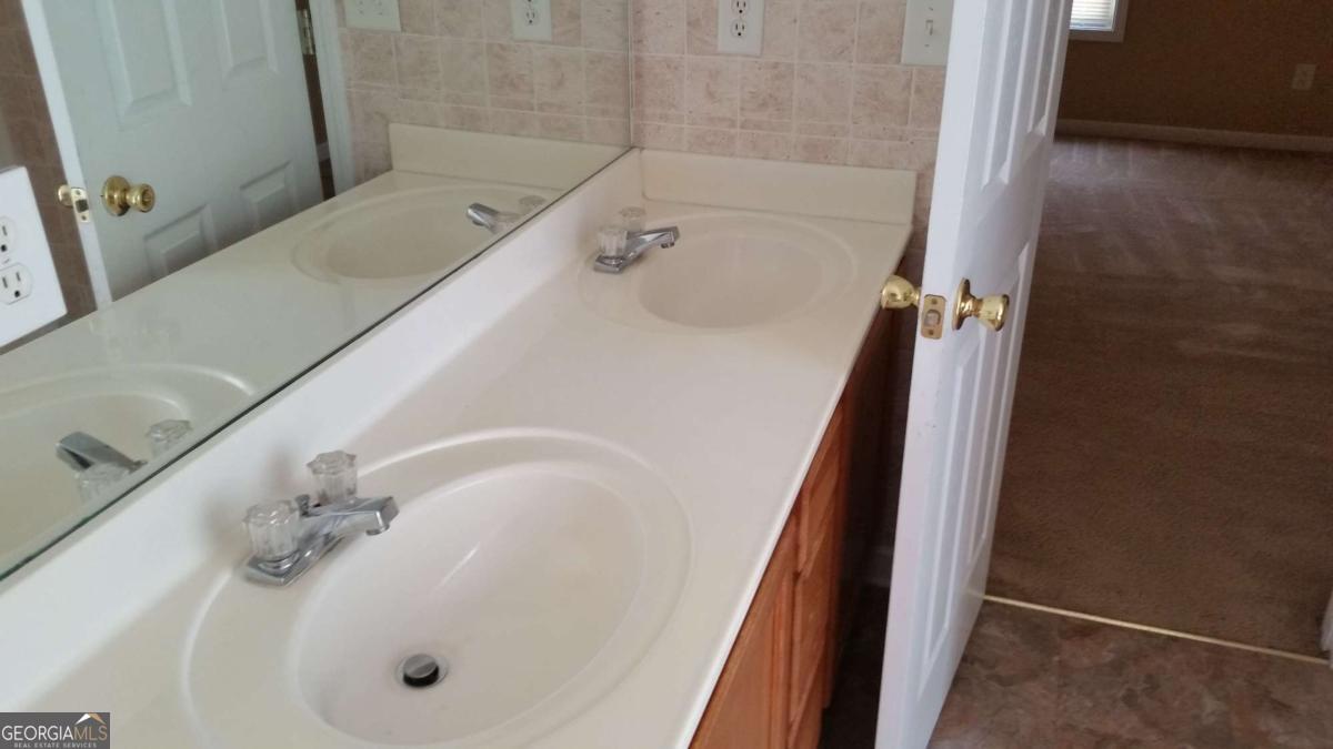 5511 Walnut Lane Stonecrest, GA 30038 - Photo 3 of 6