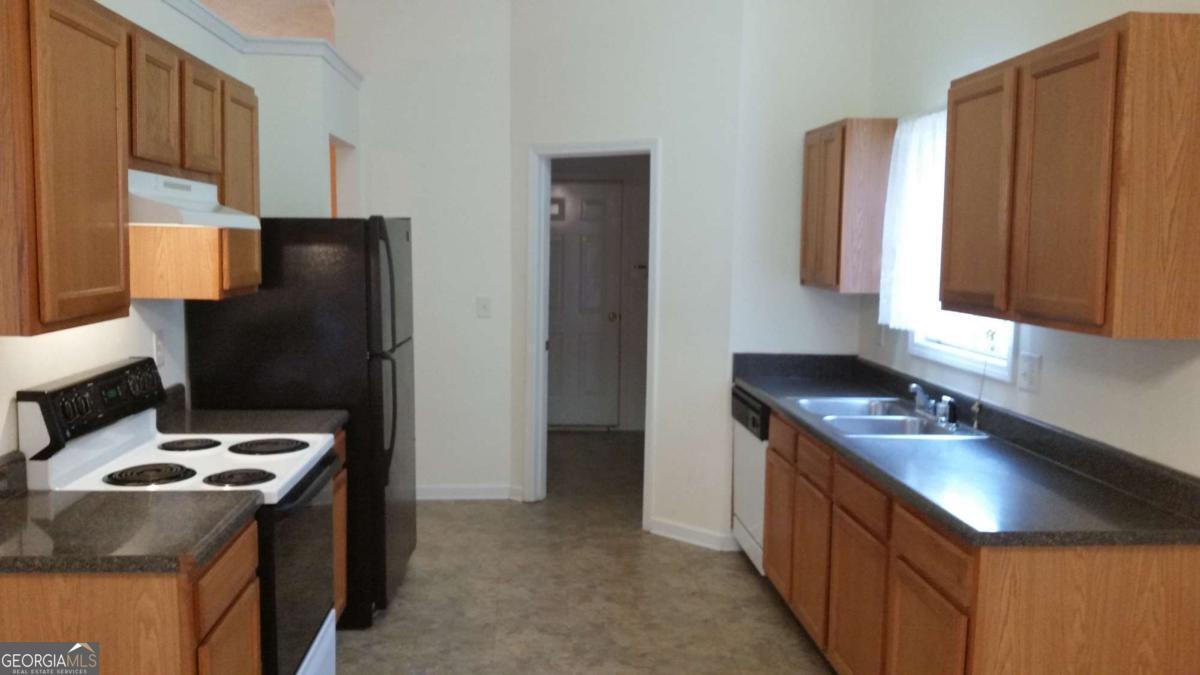 5511 Walnut Lane Stonecrest, GA 30038 - Photo 5 of 6