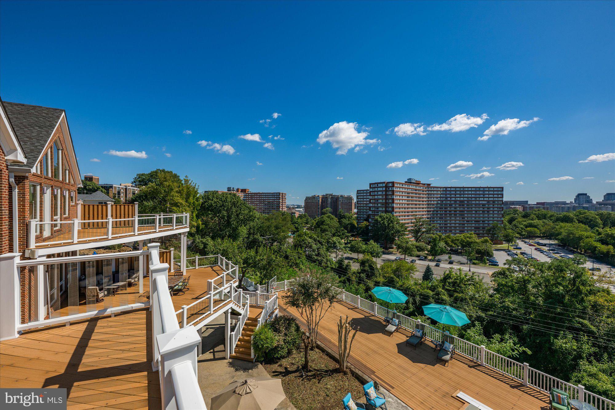 1701 South Arlington Ridge Road Arlington, VA 22202 - Photo 42 of 90 Incredible Views