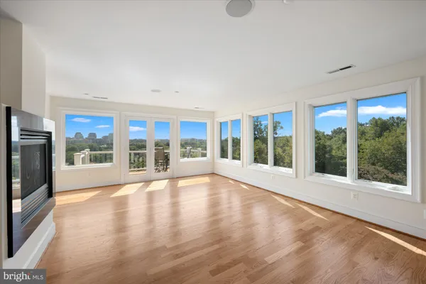 $2,950,000 | 1701 South Arlington Ridge Road, Arlington, VA 22202