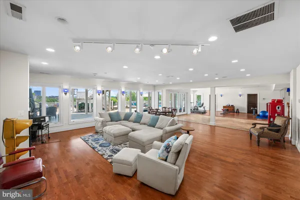 $2,950,000 | 1701 South Arlington Ridge Road, Arlington, VA 22202